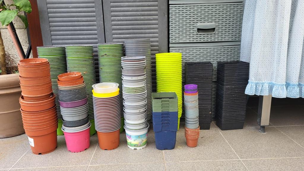 Verschillende kleuren en maten bloempotten/kweekpotten, Tuin en Terras, Ophalen of Verzenden