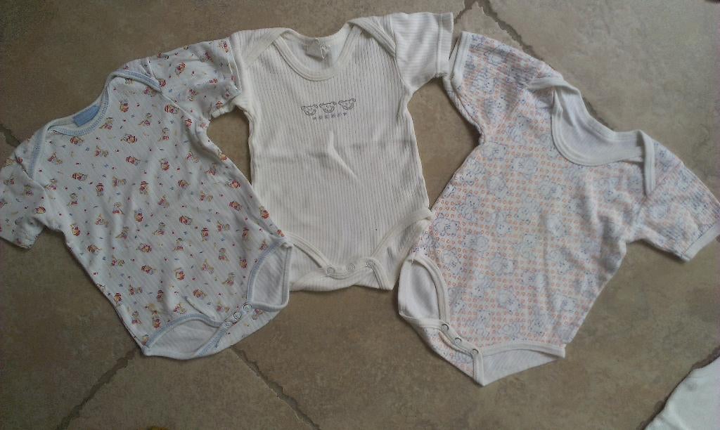 1 euro voor 3 body's mt 50 - 56, Enfants & Bébés, Vêtements de bébé | Taille 50, Enlèvement ou Envoi, Utilisé, Garçon ou Fille