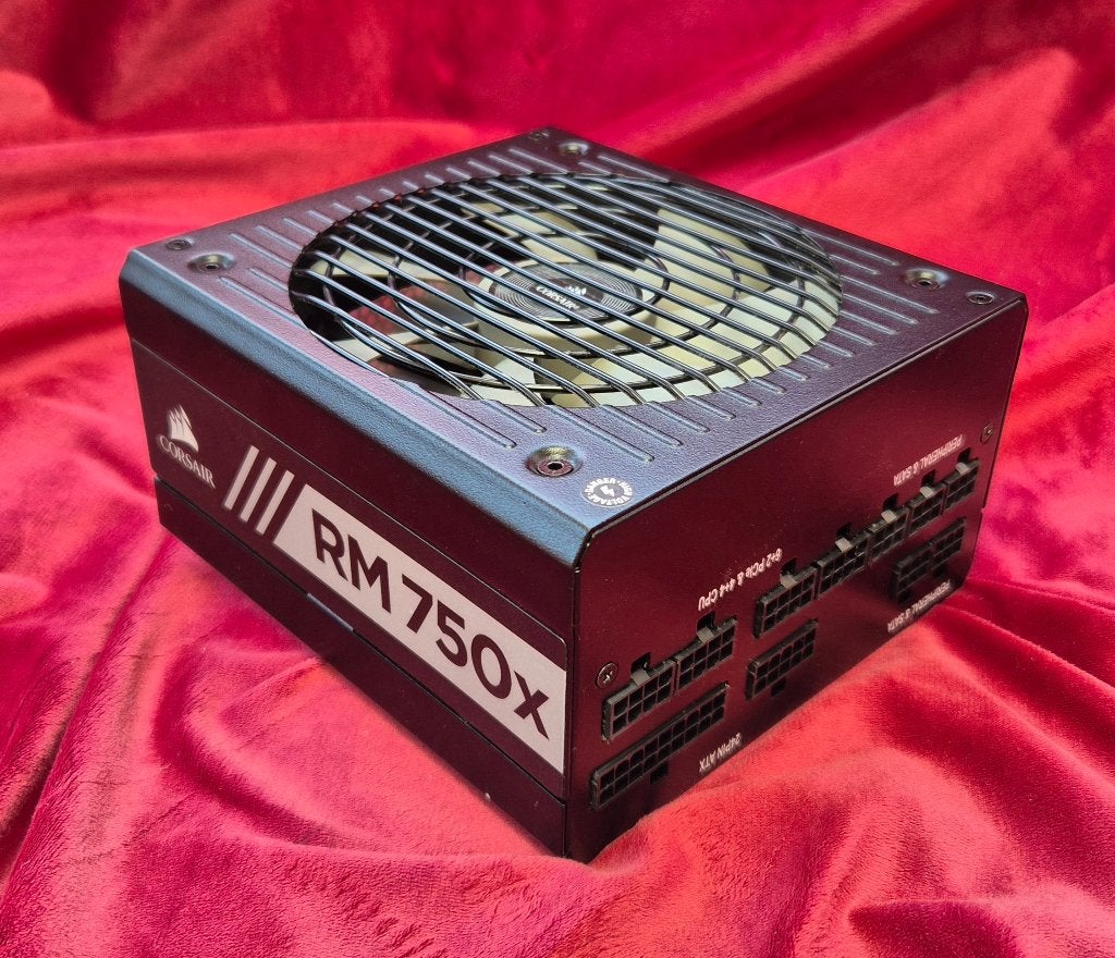 Alimentation Modulable CORSAIR RM750x excellent état, Enlèvement, Comme neuf
