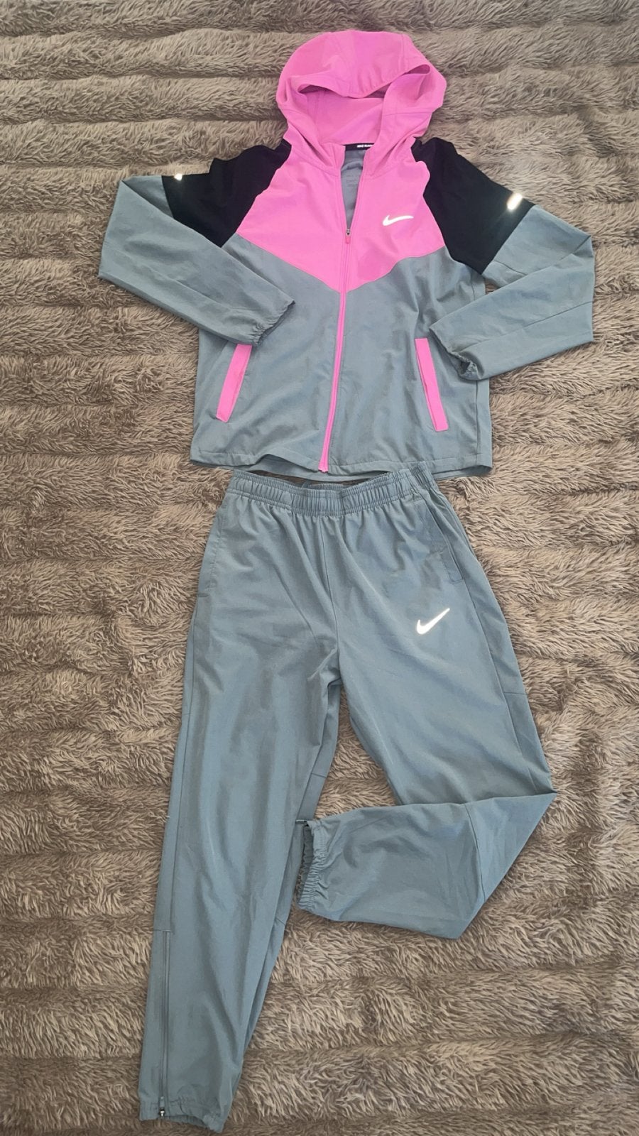 Nike trainingspak, Kleding | Dames, Sportkleding, Ophalen, Zo goed als nieuw, Hardlopen of Fietsen, Maat 34 (XS) of kleiner
