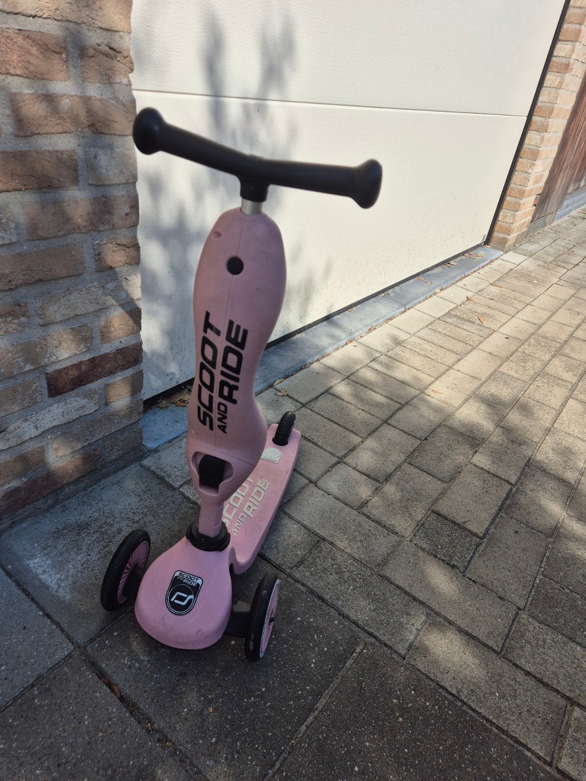 Scoot and ride roze step/fiets, Fietsen en Brommers, Steps, Ophalen