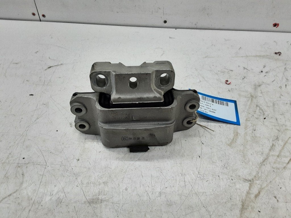 SUPPORT BOITE DE VITESSES Golf V (1K1) (1K0199555), Autos : Pièces & Accessoires, Volkswagen, Volkswagen AG, Utilisé, Kundenbetreuung@volkswagen.de