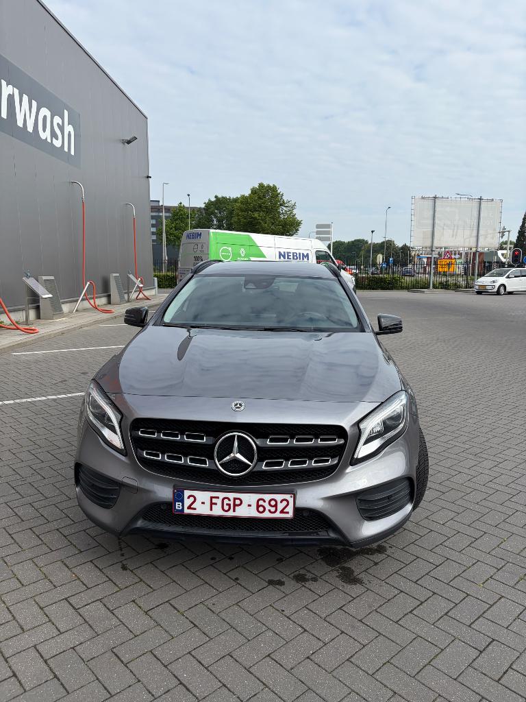 Mercedes Gla180, 1940 kg, 4 cilinders, Leder en Stof, 1595 cc