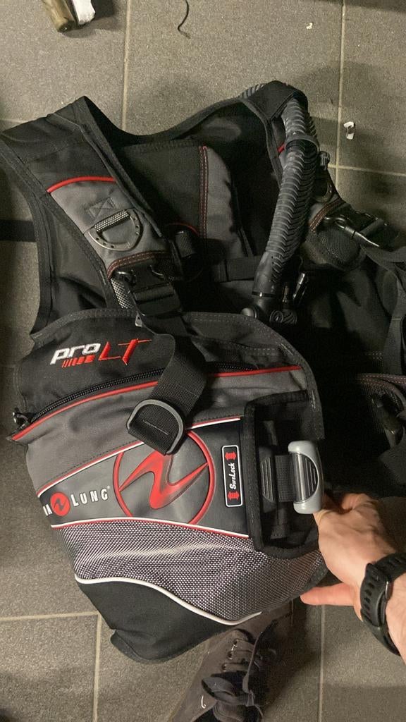 Trimvest AQUALUNG PRO LT, Enlèvement