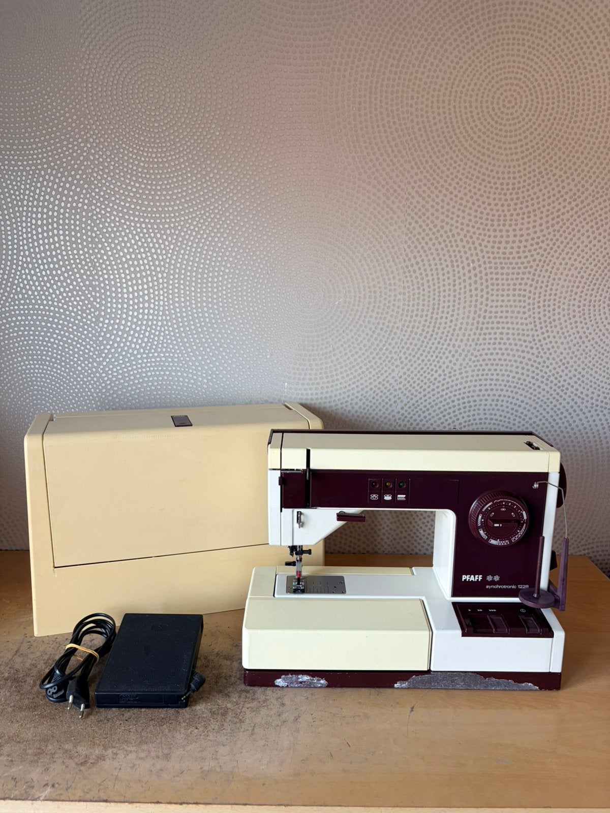 NAAIMACHINE PFAFF SYNCHROTRONIC 1229 MET DUBBEL TRANSPORT, Ophalen of Verzenden, Gebruikt, Naaimachine, Pfaff