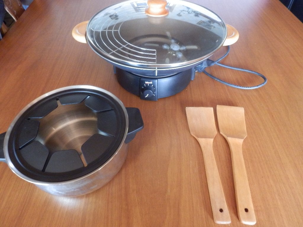 (50)- appareil wok + a fondue = bifinet =, Electroménager, Enlèvement ou Envoi, Comme neuf, Électrique, Poêle à fondue