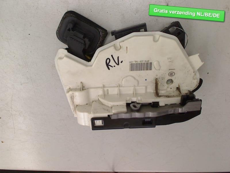 PORTIERSLOT RECHTS VOOR Golf Sportsvan (AUVS) (5K1837016E), Gebruikt, Volkswagen, Volkswagen AG, Kundenbetreuung@volkswagen.de