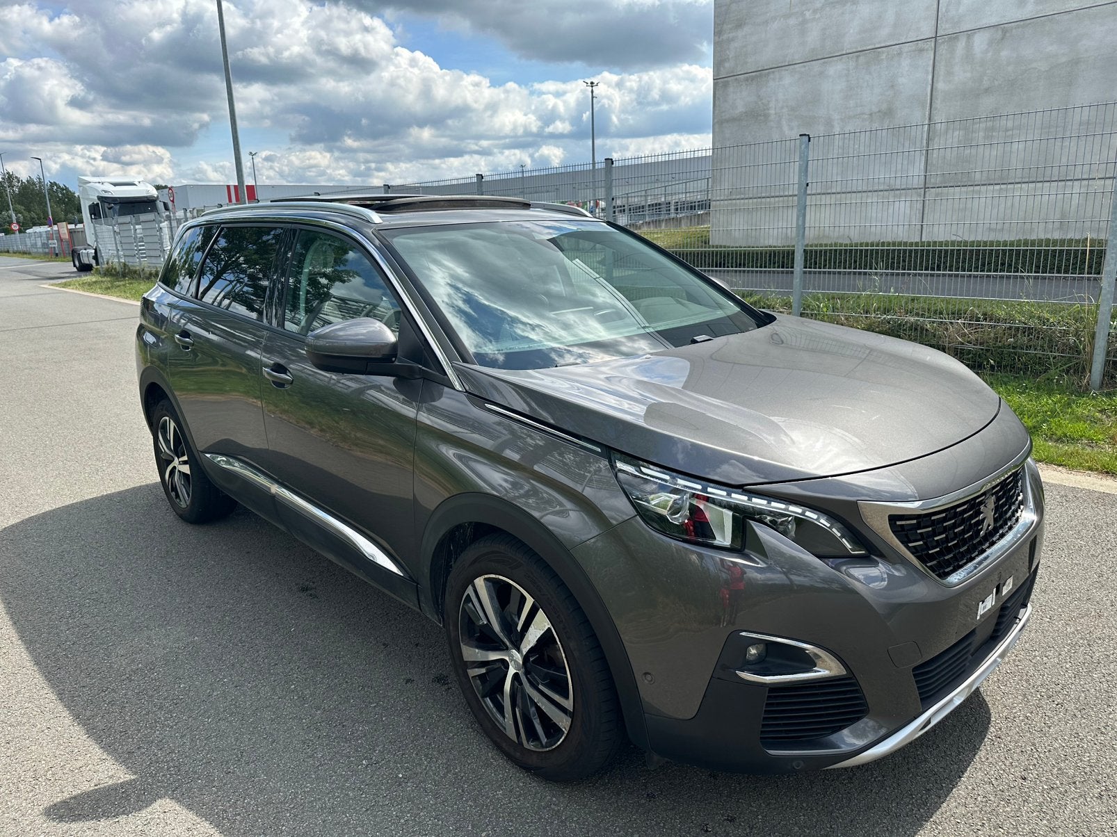 Peugeot 5008| 1.2 Benzine| 7 Zitplaatsen| Garantie+Keuring, Dealer onderhouden, Monovolume, Euro 6, 1199 cc