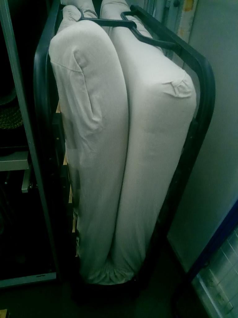 Logeerbed plooibed, Huis en Inrichting, Ophalen