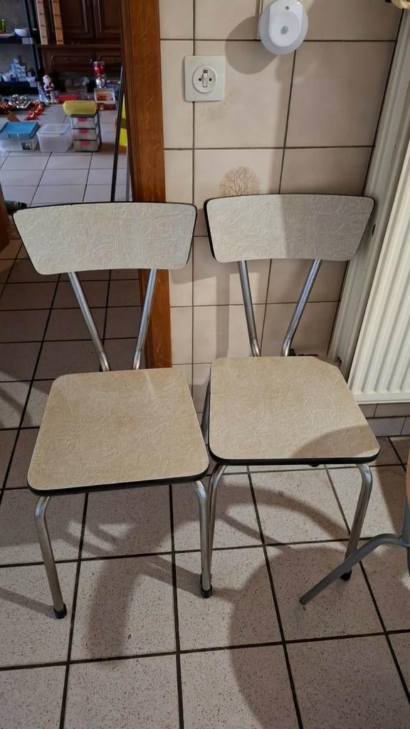 2 formica stoelen, Enlèvement