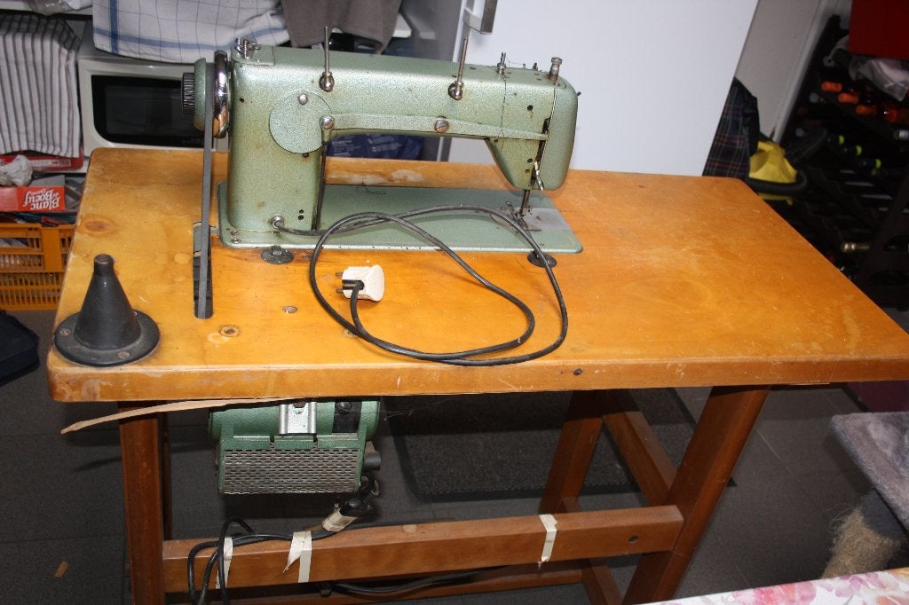 Industriële naaimachine Naumann mod 70, Hobby en Vrije tijd, Naaimachines en Toebehoren, Gebruikt, Naaimachine, Industrieel, Ophalen
