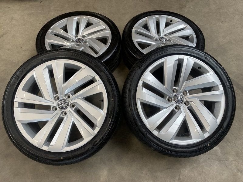 20 inch originele velgen + zomerbanden Volkswagen Tiguan, Gebruikt, 255 mm, -, -