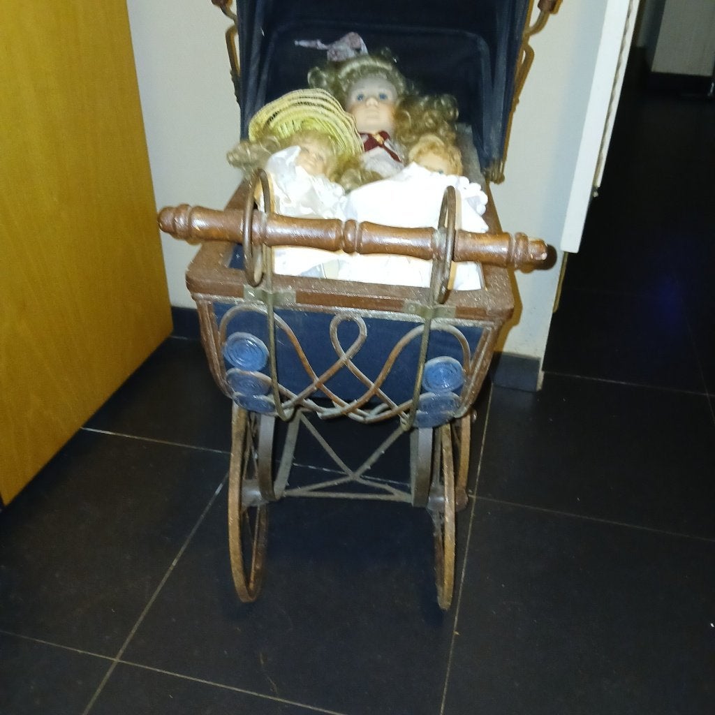 Véritable poussette VINTAGE avec poupée-mère et 2 filles, Antiquités & Art, Enlèvement