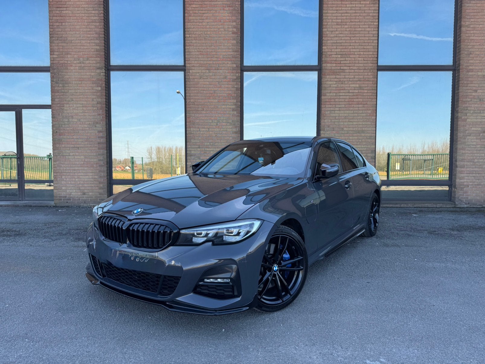 BMW 330e hybride (135kW-184Cv) m-pack, Autos, Argent ou Gris, Achat, Noir, 5 portes