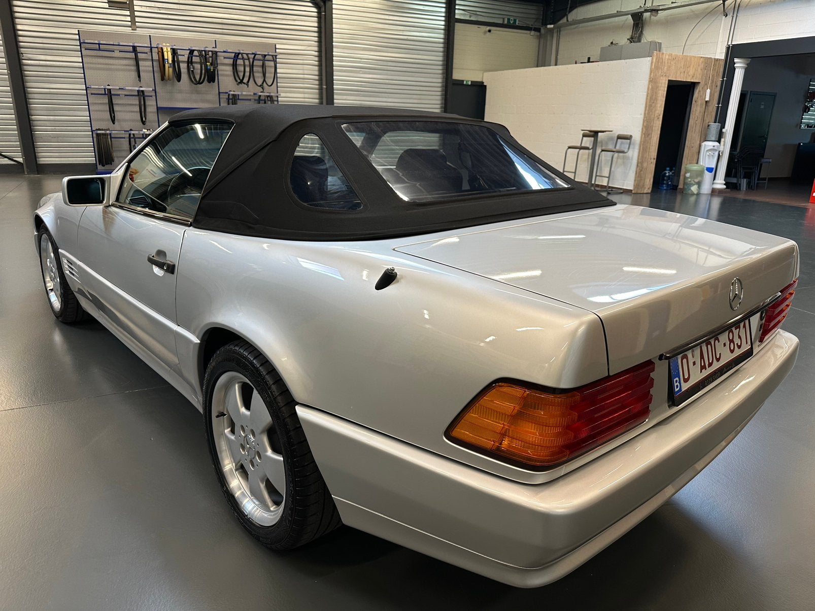 Mercedes sl300 24v Bj:92 oldtimer nieuwstaat! Zie foto’s!, Autos, Mercedes-Benz, Cuir, Argent ou Gris, Achat, Cabriolet