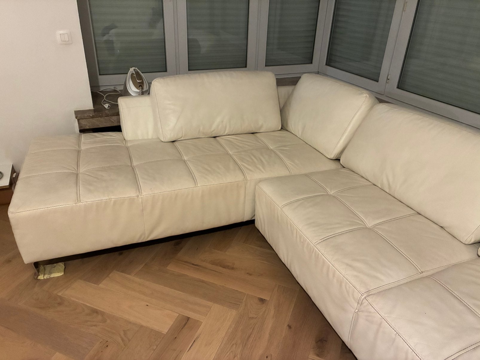 Witte lederen salon, Enlèvement, Utilisé