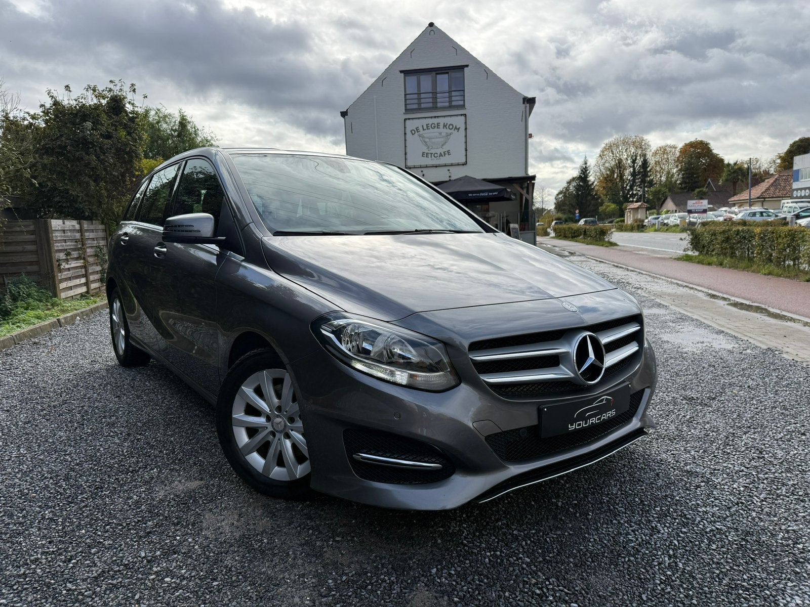Mercedes-Benz B 180 BENZINE * GPS * CRUISE CONTROL * EURO 6, Autos, Achat, Euro 6, Entreprise, Noir