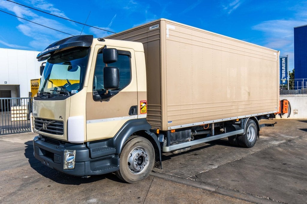 Volvo FL 250+DHOLLANDIA 2T., Autos, 250 ch, Euro 5, Achat, Entreprise