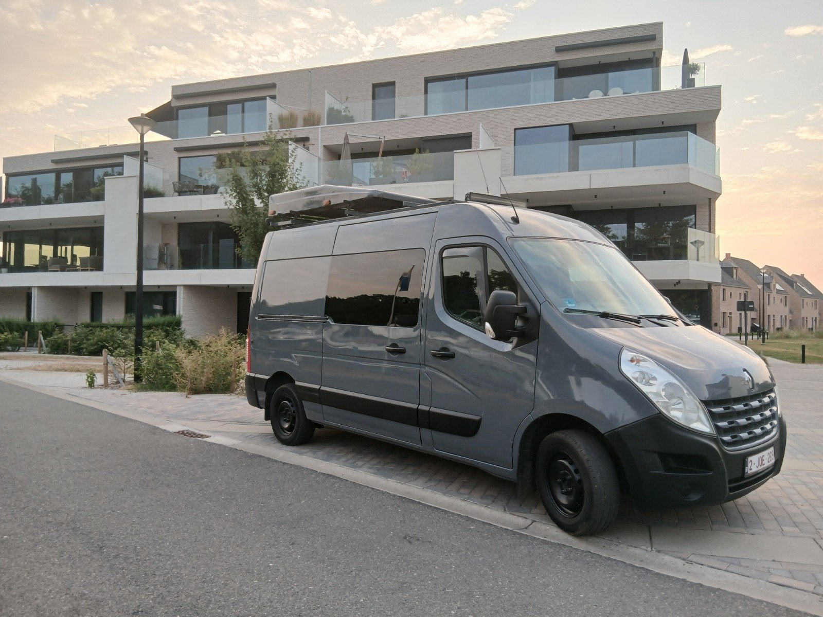 CAMPING-CAR HORS RÉSEAU TRÈS COMPLET - RENAULT MASTER 2.3, Caravanes & Camping, Impérial, Siège standard, Toilette à cassette