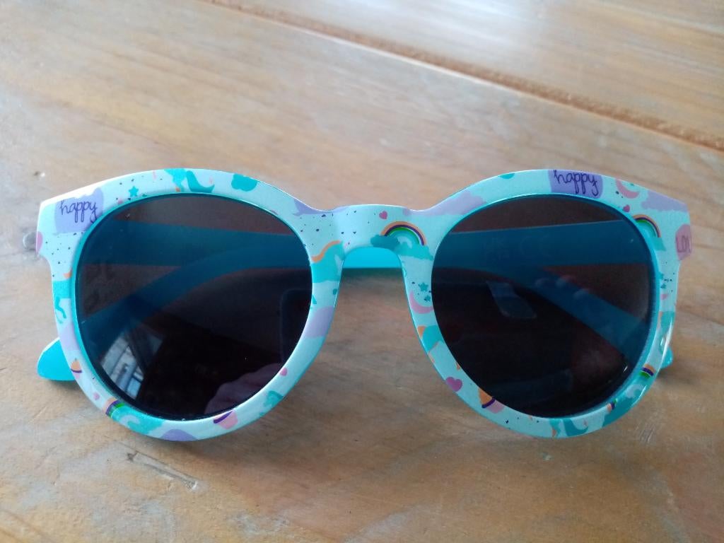 Blauwe zonnebril met leuke print, Ophalen of Verzenden, Zo goed als nieuw