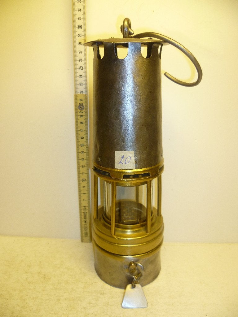 Mijnlamp nr. 2235 met zijwaardse aansteker met penning, Enlèvement ou Envoi