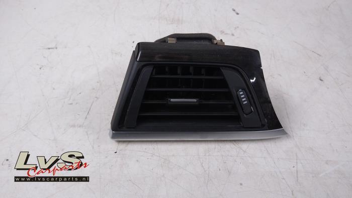 Luchtrooster Dashboard van een BMW 3-Serie, Gebruikt, -, -, Ophalen of Verzenden
