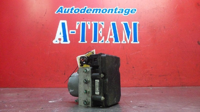 BLOC ABS (FREINS ANTI-BLOCAGE) Opel Corsa C (F08 / 68), Robert Bosch AG, Opel, Utilisé, Robert-Bosch-Allee 1
74232  Abstatt, DE