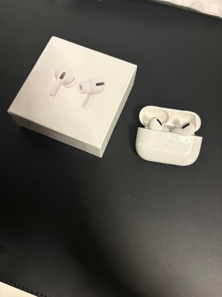 Airpods pro, Ophalen of Verzenden, Zo goed als nieuw