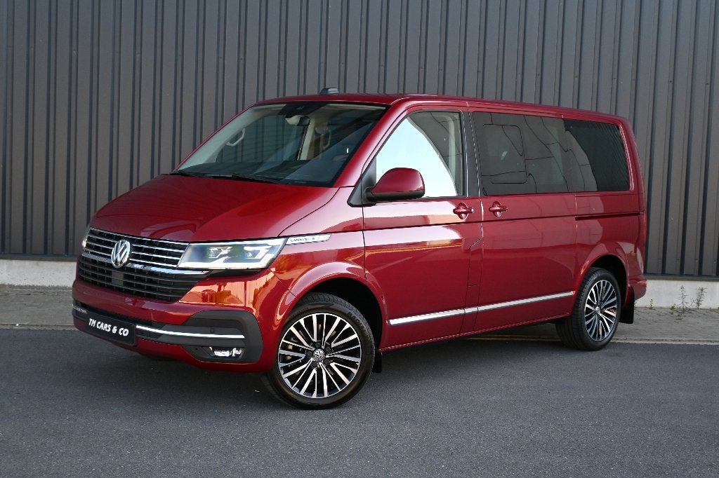 Vw T6.1 Caravelle DSG 5zit LED ACC Leder 2xschuifd Trekh BTW, Monovolume, 4 cilinders, Leder, Bedrijf