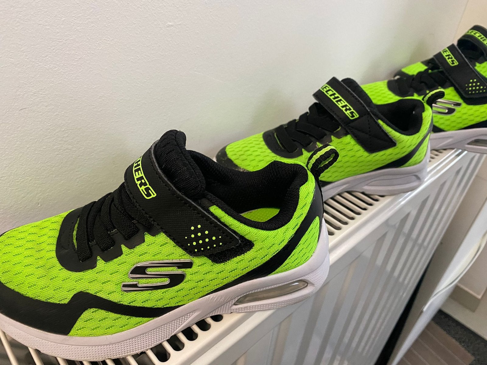 Jongens schoenen Skechers 2 paar, Sports & Fitness, Enlèvement, Comme neuf, Autres marques