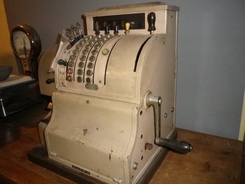 Ancienne Caisse Enregistreuse, Enlèvement