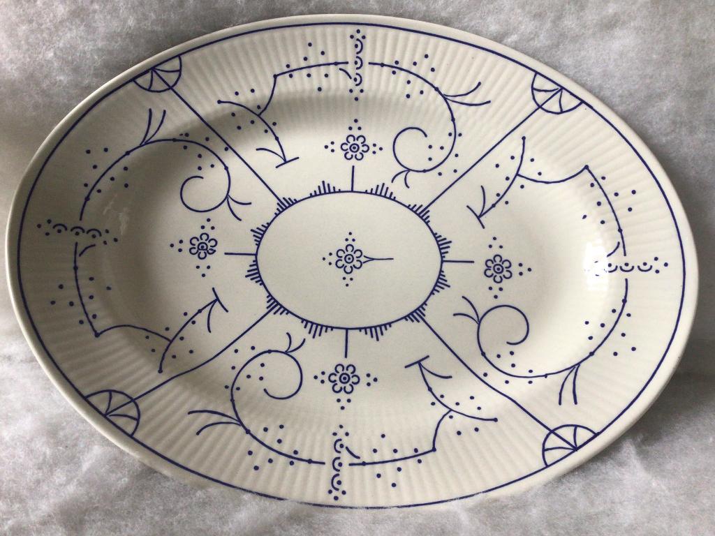 Ovalen schotel. Boch Keramis Copenhague 36 x 27 cm, Ophalen of Verzenden