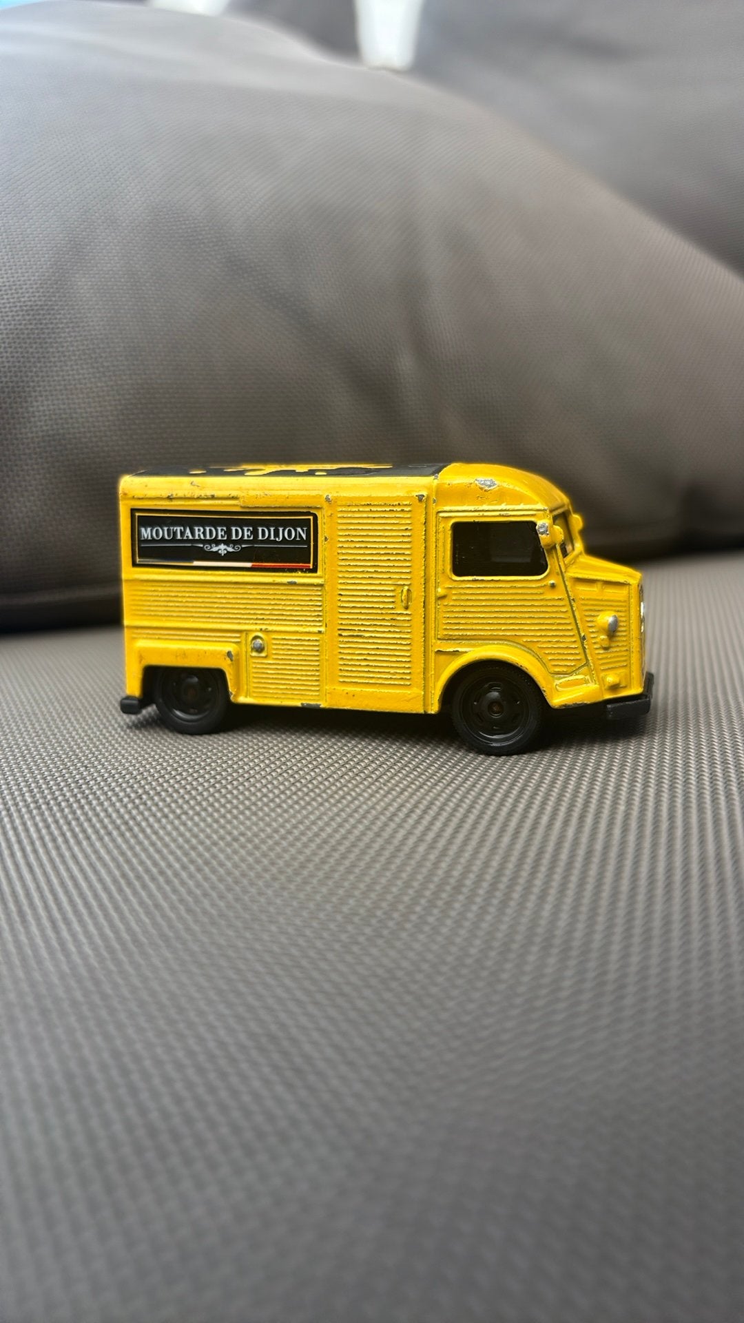 Cheerleader van de Citroën Type H („Tube”) French Touch., Hobby en Vrije tijd, Ophalen of Verzenden, Gebruikt, Auto, Majorette