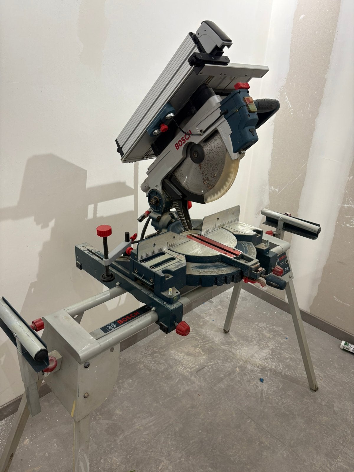 BOSCH GTM 12 JL, Bricolage & Construction, Outillage | Scies mécaniques, 70 mm ou plus, Comme neuf, Enlèvement, 1200 watts ou plus