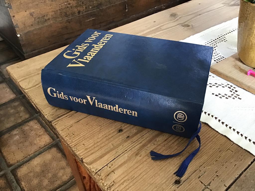 Uitgebreide gids voor vlaanderen Jozef van Overstraeten, Ophalen of Verzenden