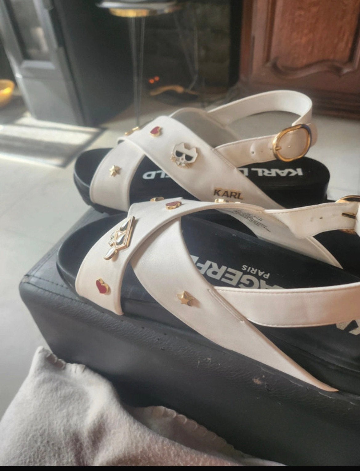 Karl Lagerfeld sandalen maat 40, Kleding | Dames, Wit, Zo goed als nieuw, Sandalen of Muiltjes, Ophalen of Verzenden