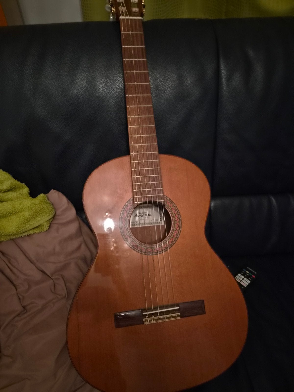 almansa gitaar, Ophalen