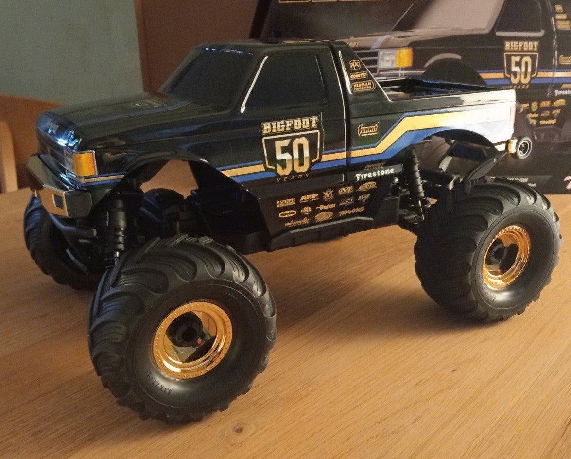 TRAXXAS BIGFOOT ÉDITION LIMITÉE À 50 ANS RTR 4X4 nouveau 1:1, Neuf, Échelle 1:10, Enlèvement ou Envoi, Voiture off road