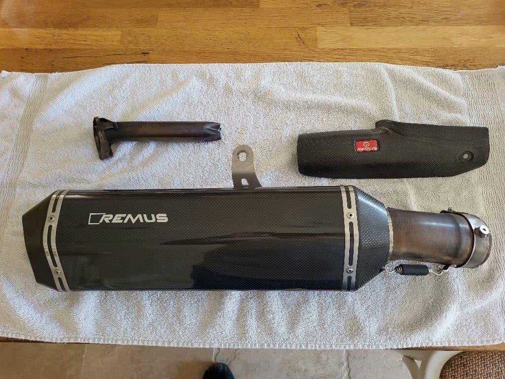 Uitlaatdemper Remus voor BMW r1200rt lc, Motoren, Ophalen, Gebruikt