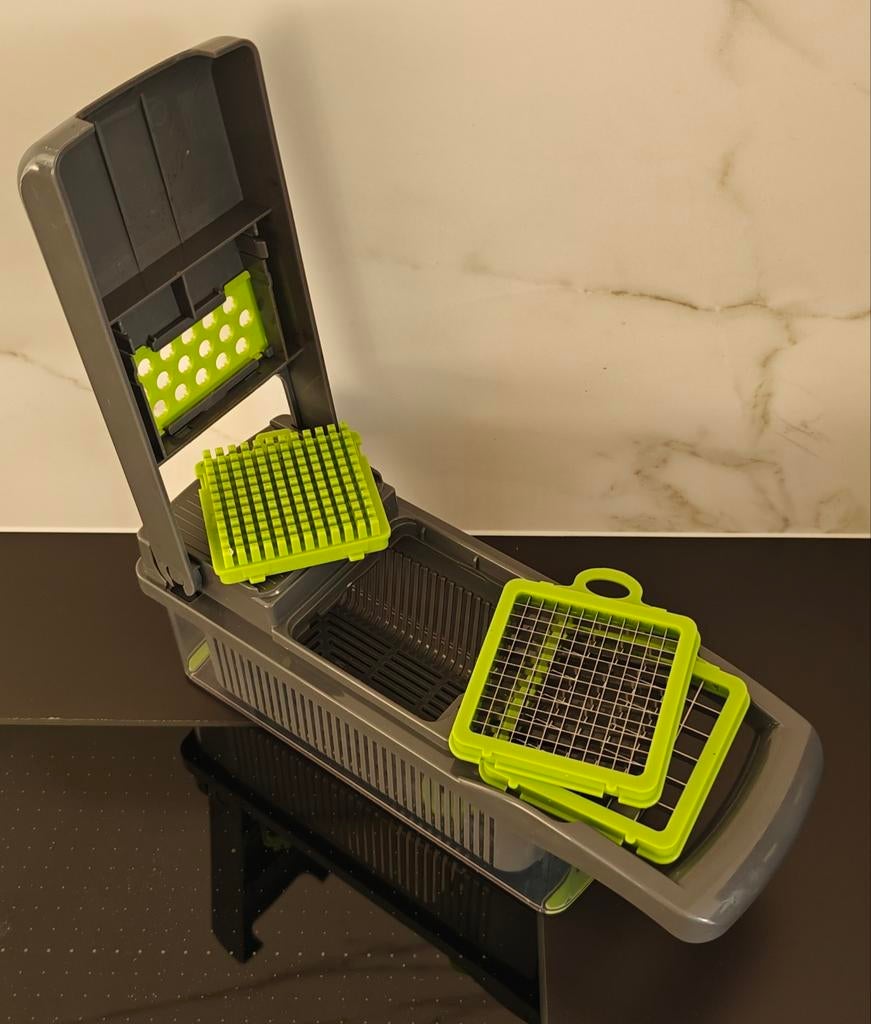 Groentensnijder slicer dicer, Ophalen