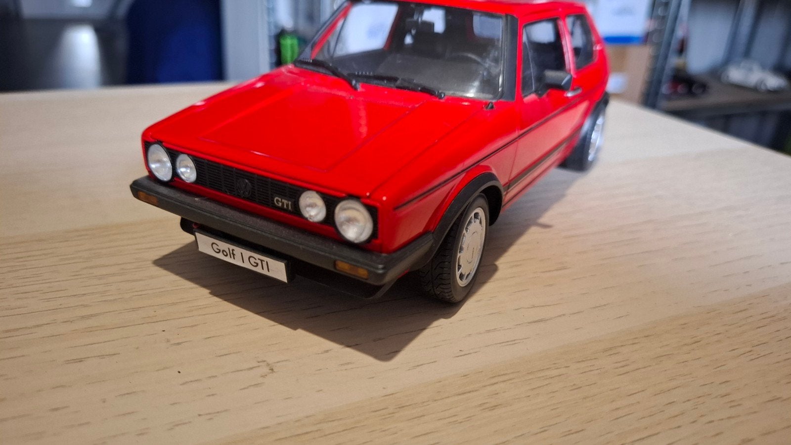 voiture miniature 1 18, Ophalen of Verzenden, Zo goed als nieuw, Auto, Overige merken