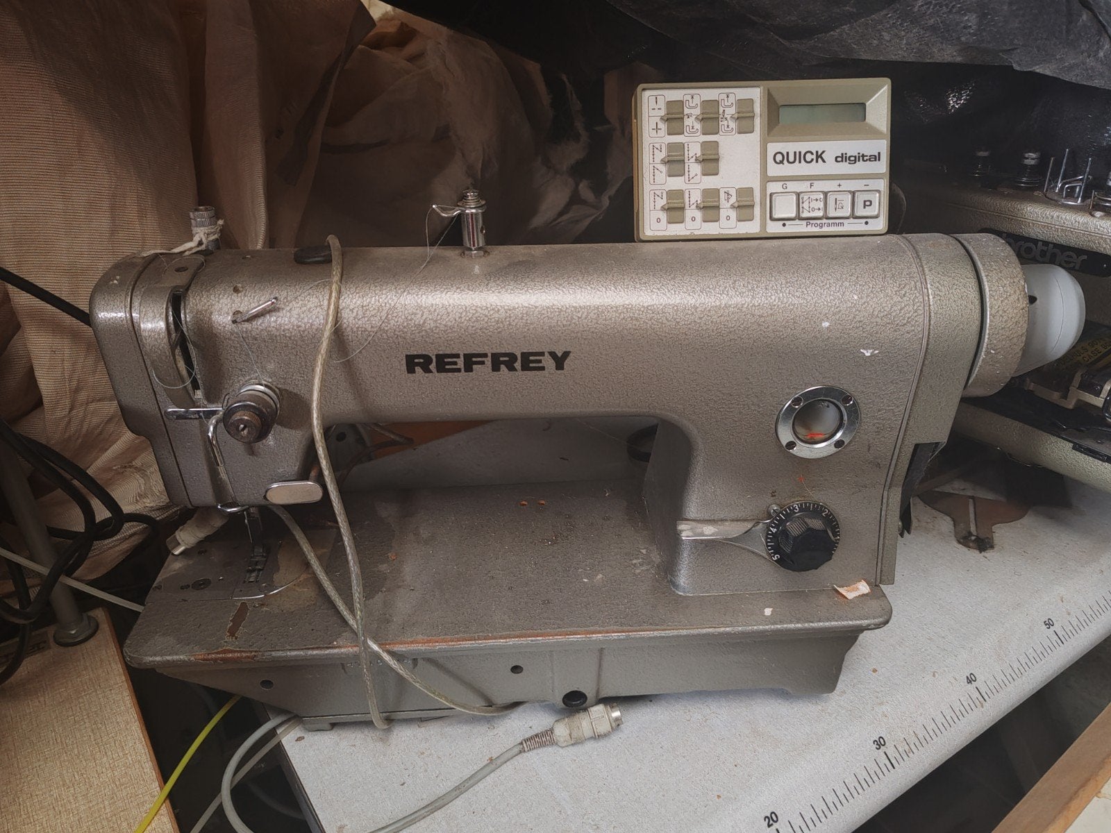 machine à coudre industrielle REFREY, Enlèvement