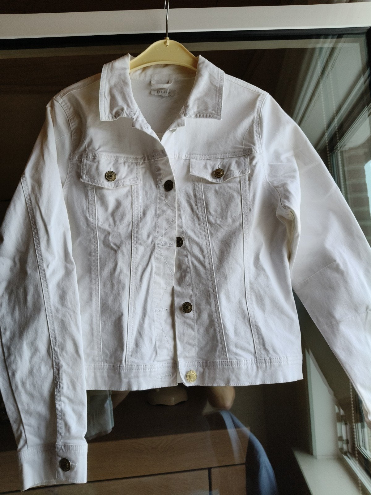 wit kort jeansvestje met knopen bel &Bo 38/40, Kleding | Dames, Ophalen, Maat 38/40 (M), Wit