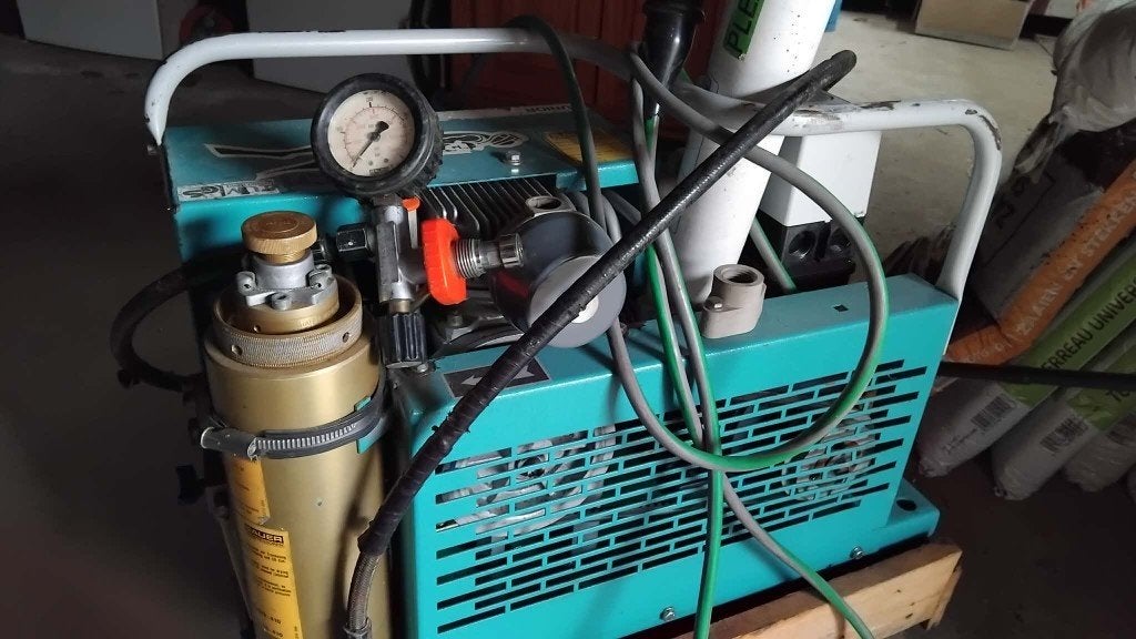 BAUER duikcompressor voor junioren van 300 bar. (Sout), Watersport en Boten, Ophalen, Gebruikt, Overige typen