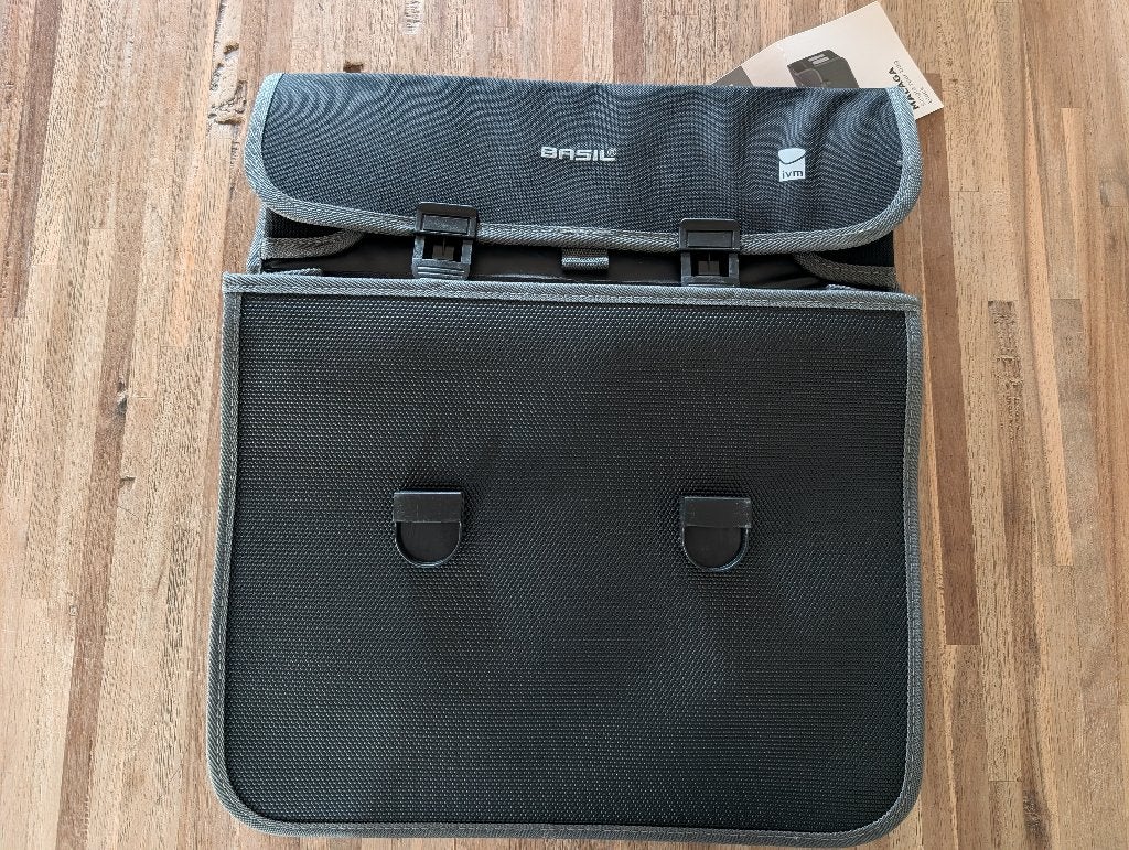 Sac à vélo simple Basil Malaga, noir, 17 litres, Vélos & Vélomoteurs, Enlèvement ou Envoi, Neuf, BASIL