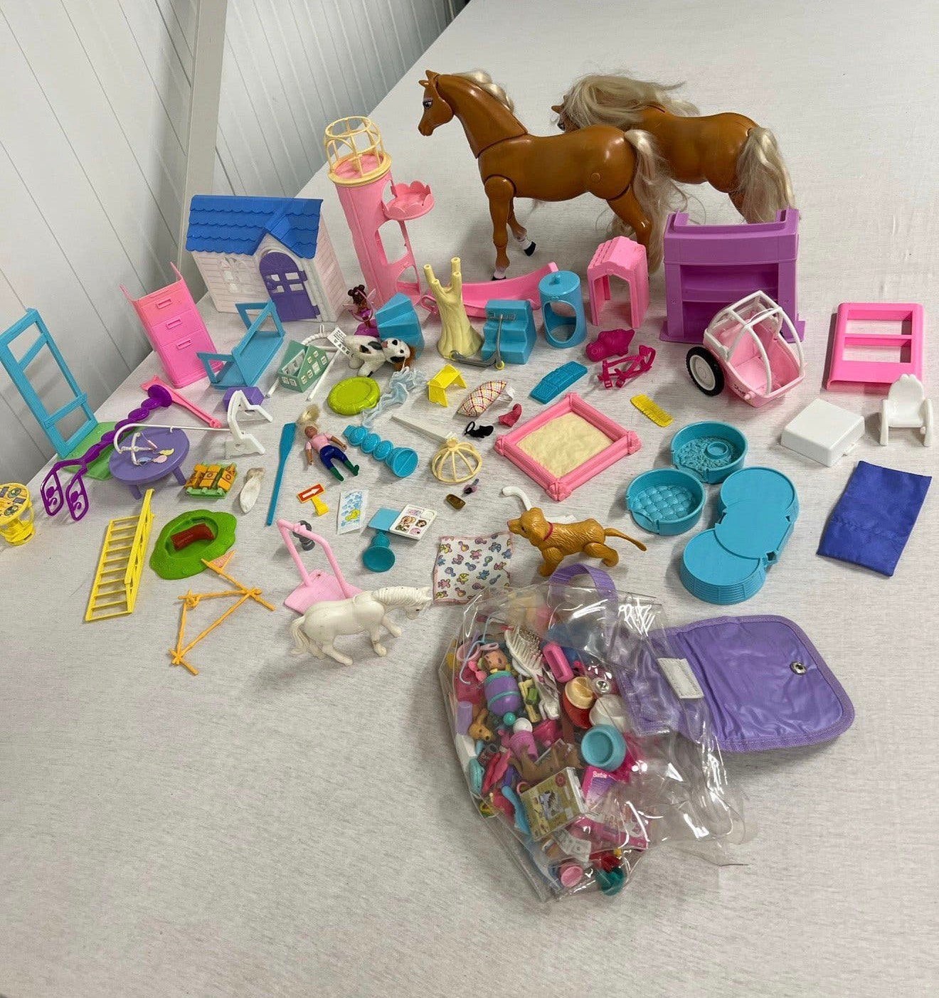 Partij oud vintage speelgoed, barbie cindy stacie mattel set, Verzamelen, Ophalen of Verzenden, Zo goed als nieuw, Accessoires