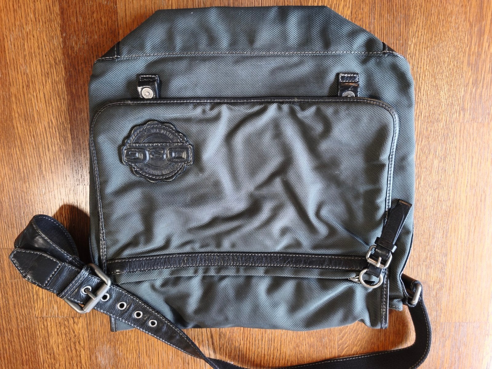 Vintage D&G Dolce & Gabbana Messenger Bag / Schoudertas – Y2, Vêtements | Hommes, Enlèvement ou Envoi, Noir, Accessoires