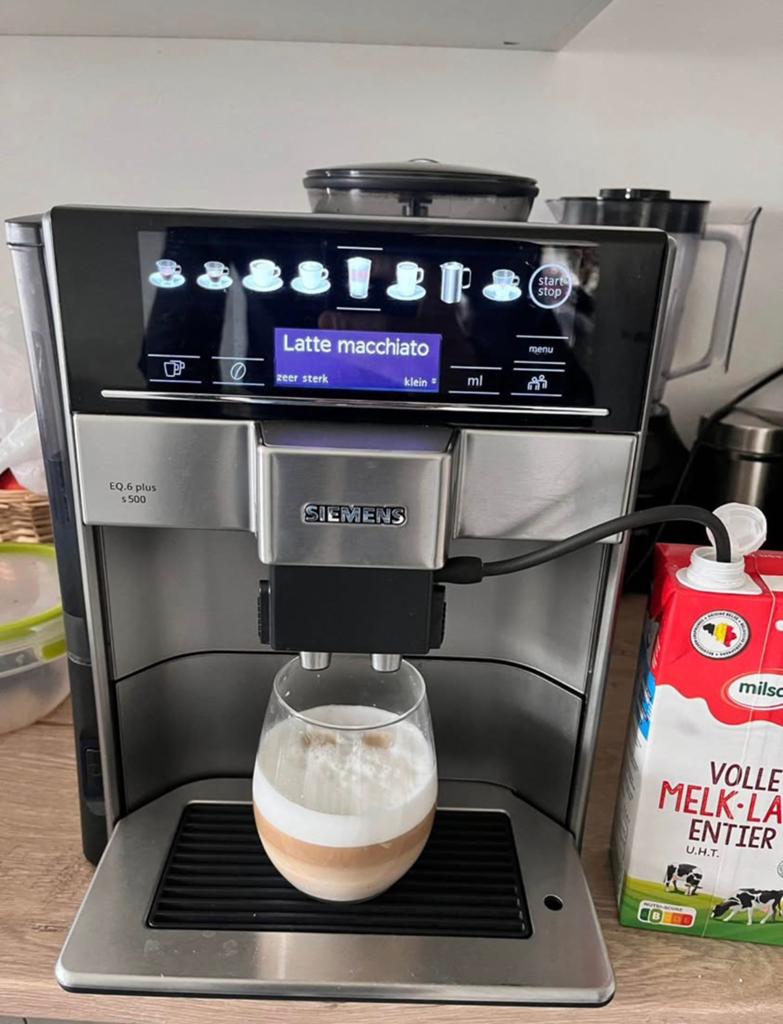 Koffiemachine Siemens EQ.6 plus s500 werkt perfect, Elektronische apparatuur, Ophalen, Zo goed als nieuw