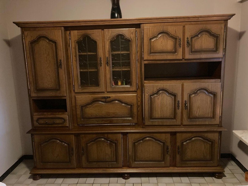 Eiken kast, Ophalen