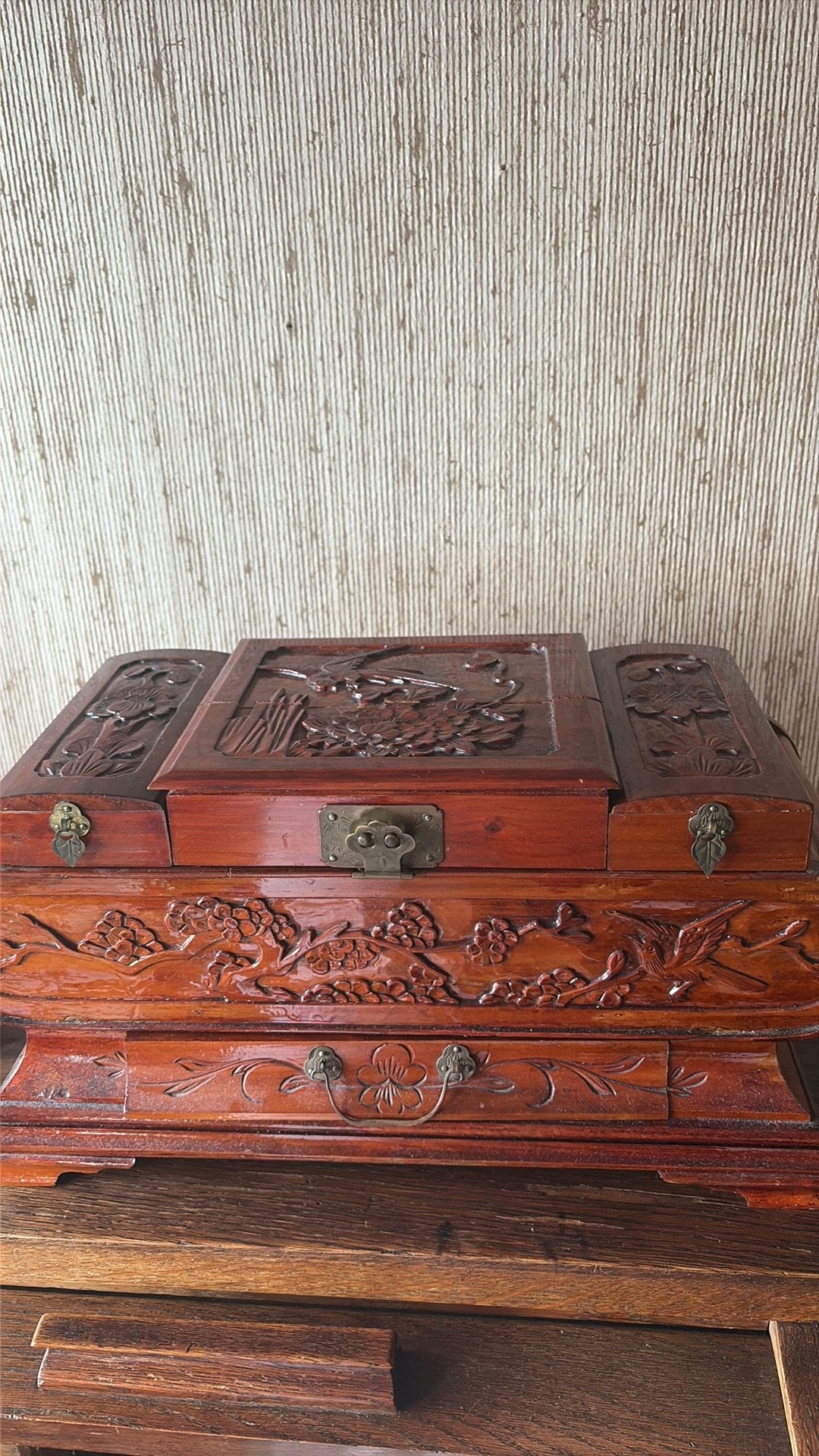 Houten juwelenkistje, Ophalen